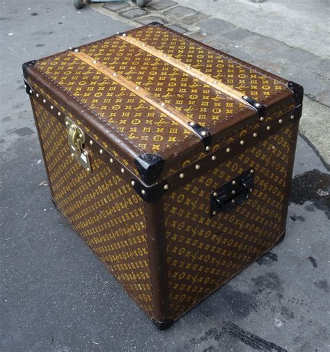 ancienne malle louis vuitton|louis vuitton petite malle.